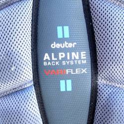 Deuter Alpine Back System -VariFlex. Comprised of vertical padded foam strips and a Delrin support rod.