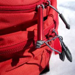 Avalanche gear compartment zipper